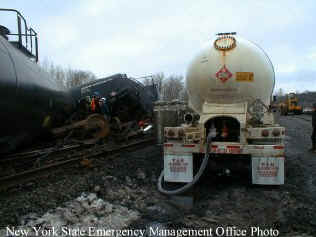 02.jpg (22419 bytes)