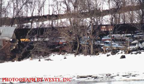 junkyard.jpg (26622 bytes)