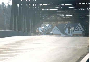 view from fonda.jpg (238122 bytes)